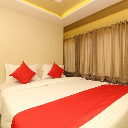Oyo 37468 Nisha Lodging Hotel Solapur Exterior foto