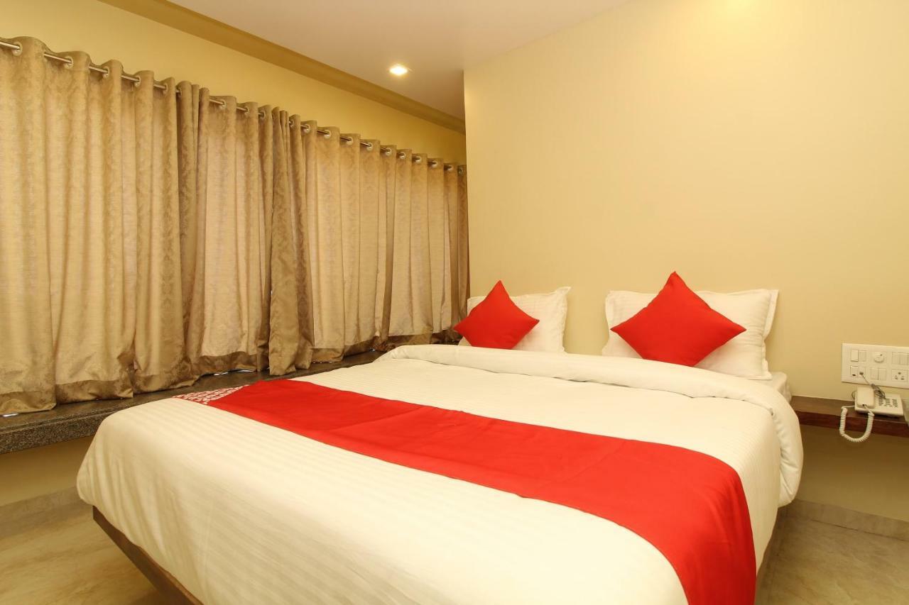 Oyo 37468 Nisha Lodging Hotel Solapur Exterior foto