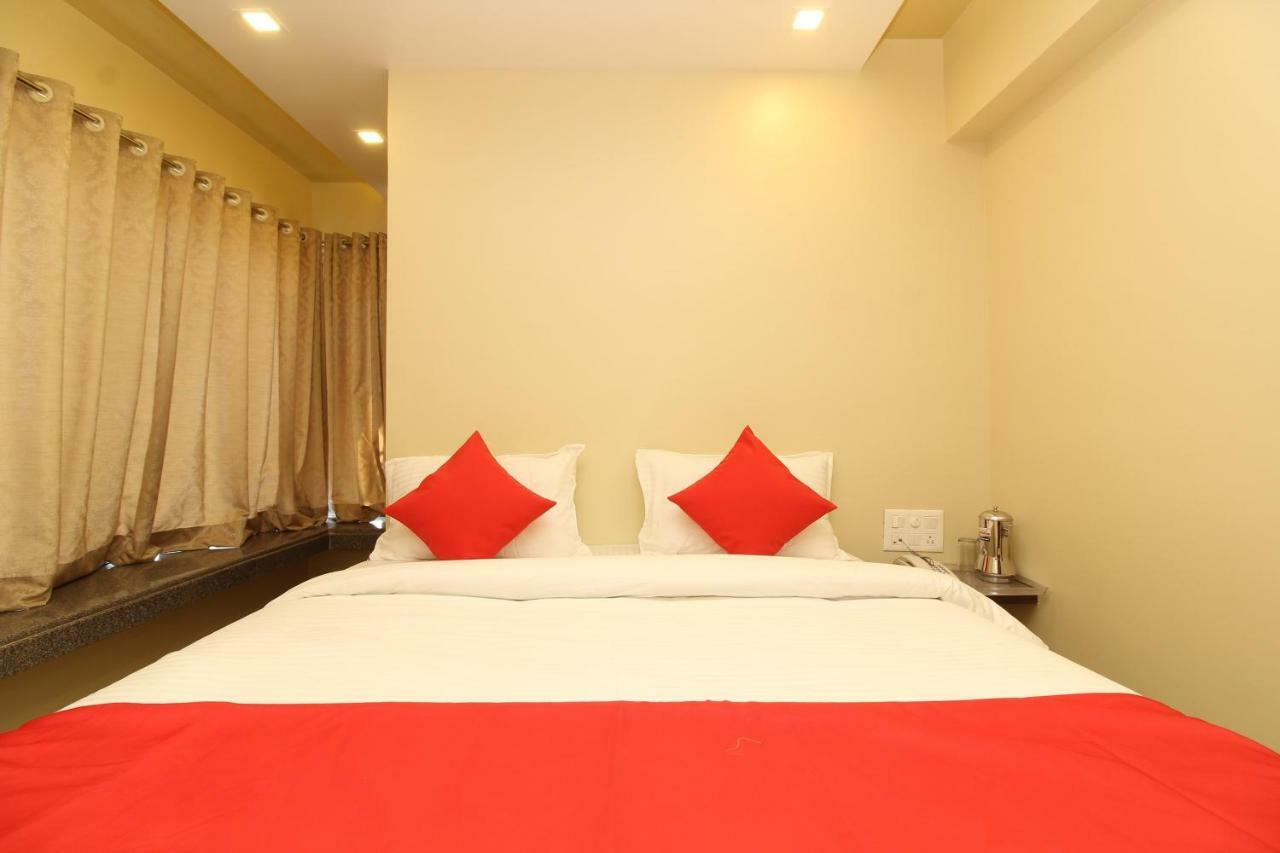 Oyo 37468 Nisha Lodging Hotel Solapur Exterior foto