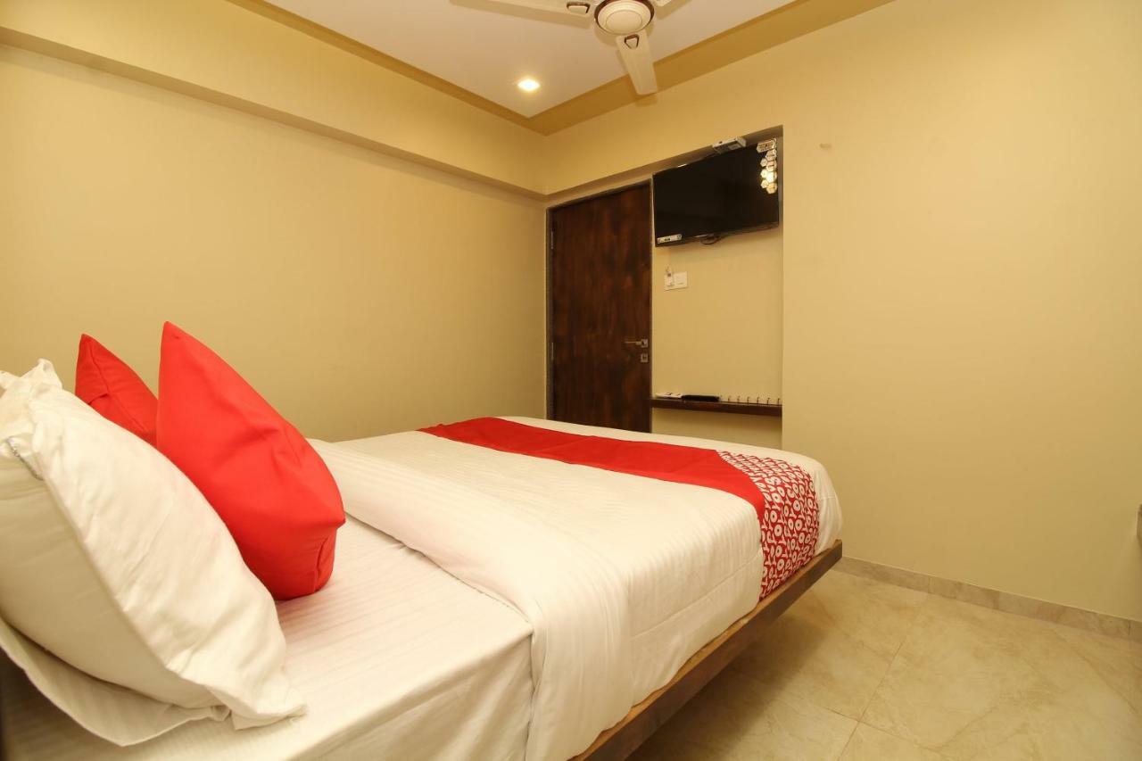 Oyo 37468 Nisha Lodging Hotel Solapur Exterior foto