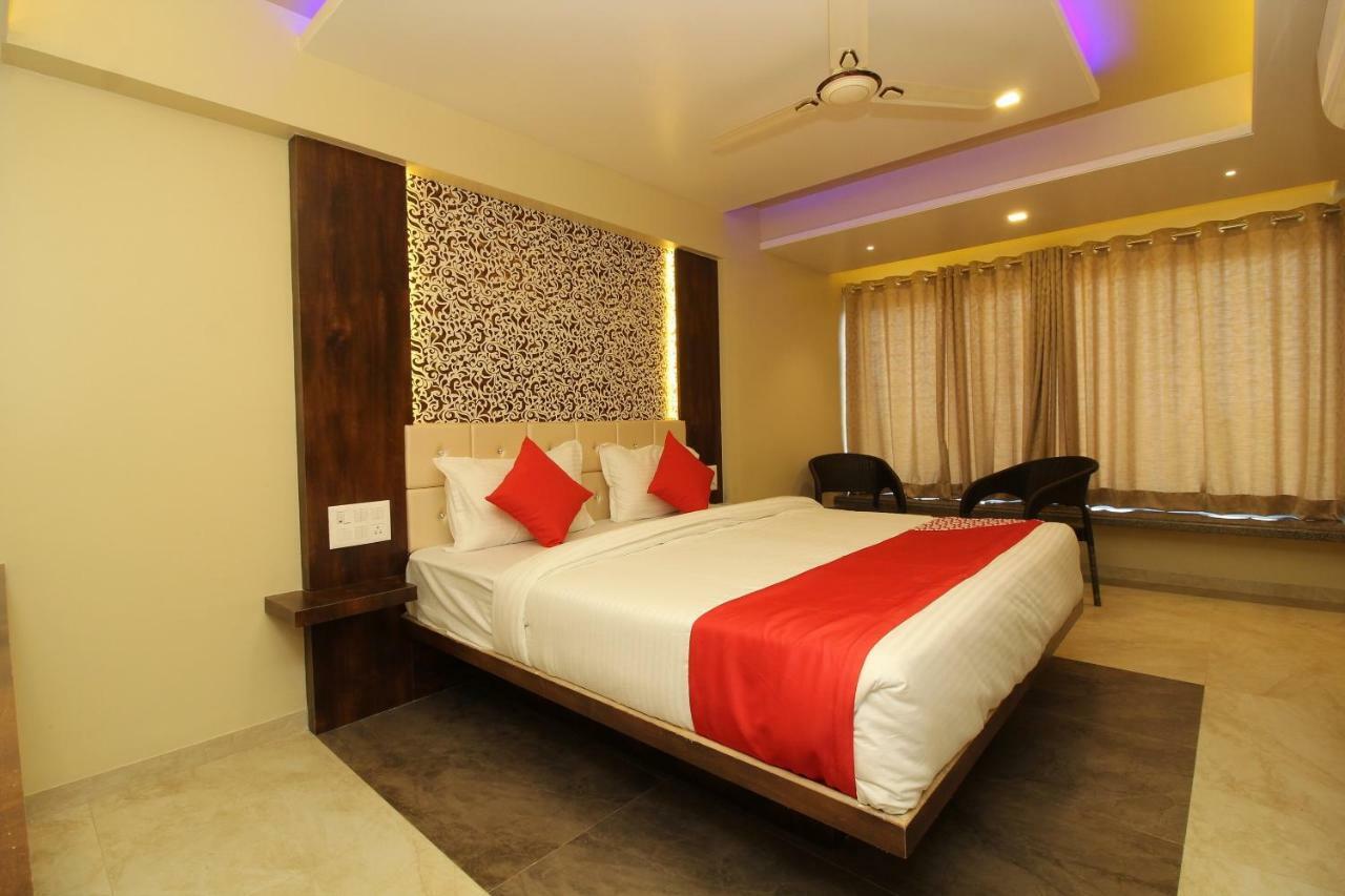 Oyo 37468 Nisha Lodging Hotel Solapur Exterior foto